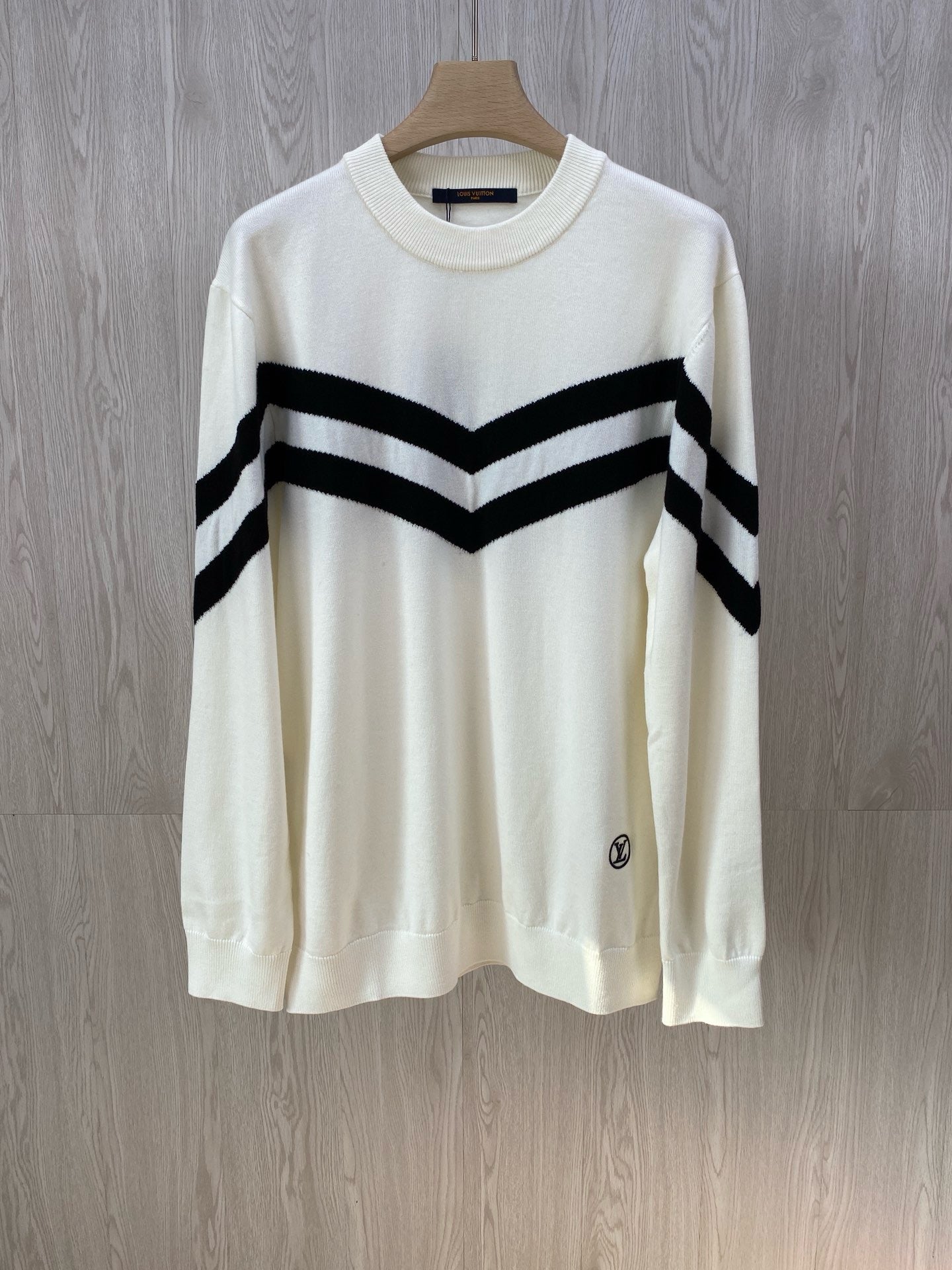 pull en tricot blanc à double rayure avec logo appliqué pour couple