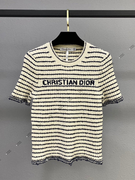 Crew neck short sleeve knitted top