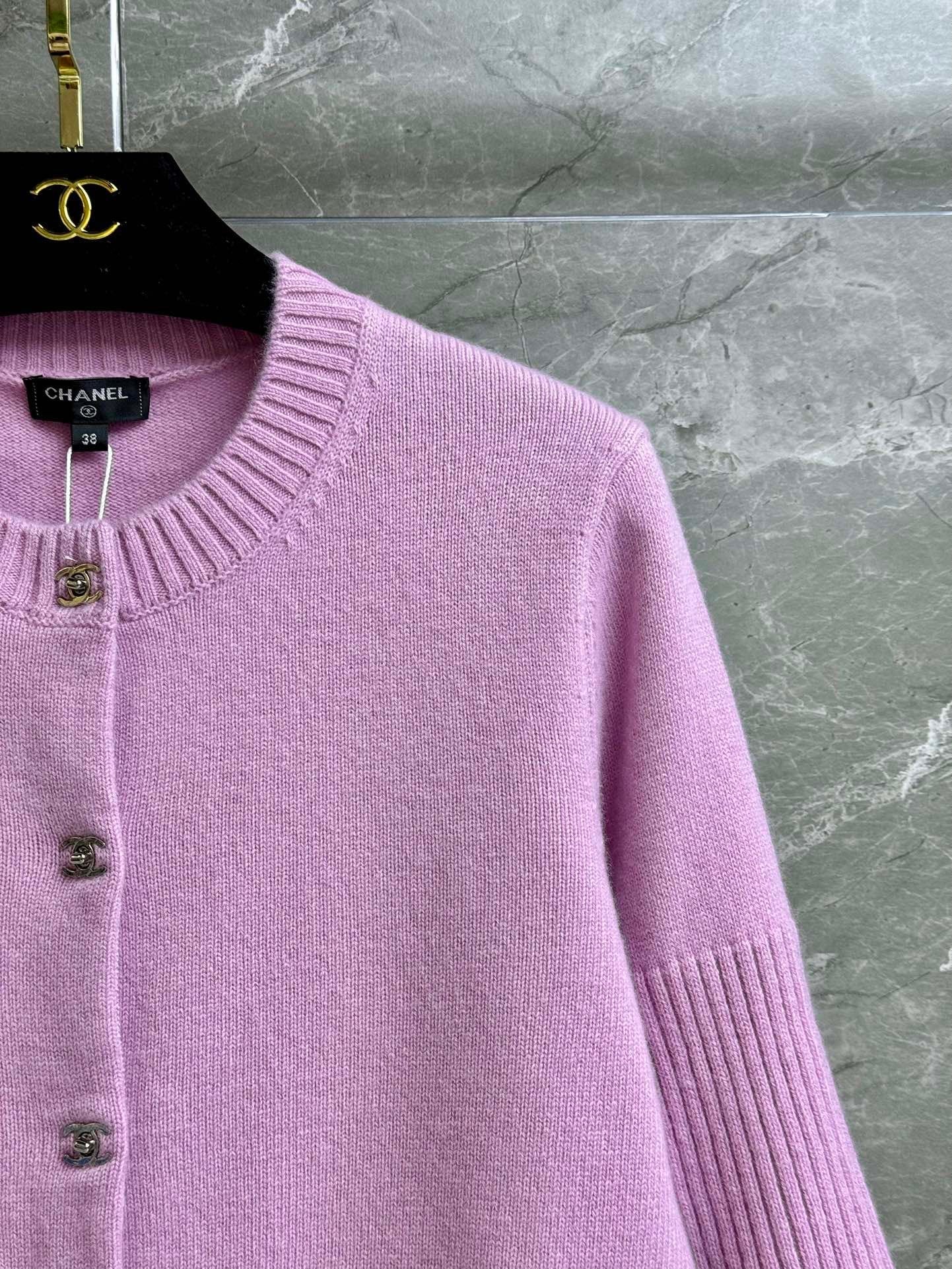Cashmere cardigan with school bag button