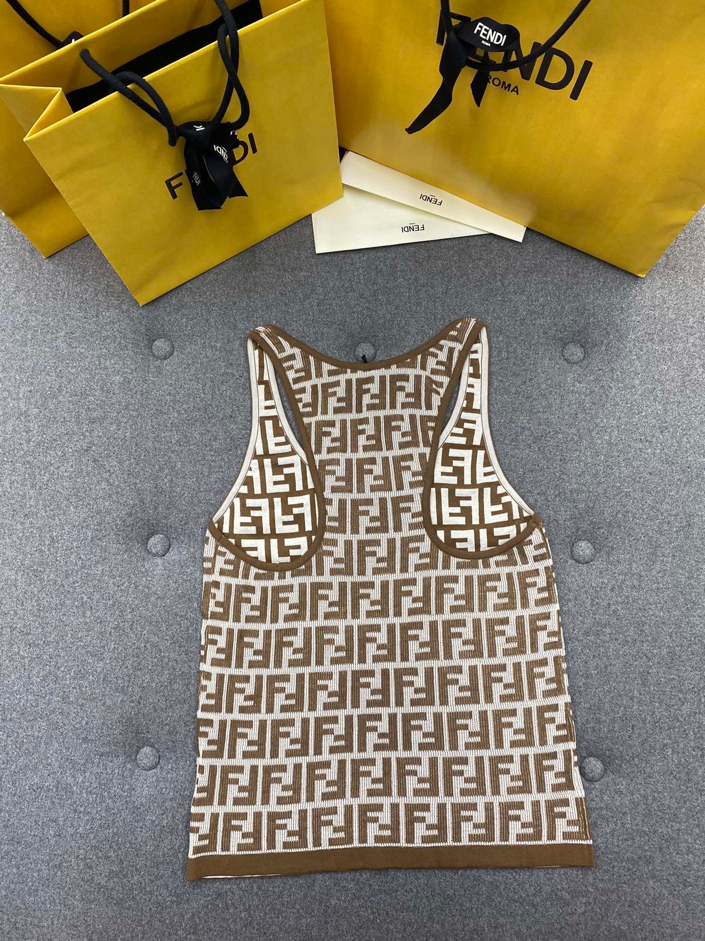 Brown 𝗙𝗙 cotton top