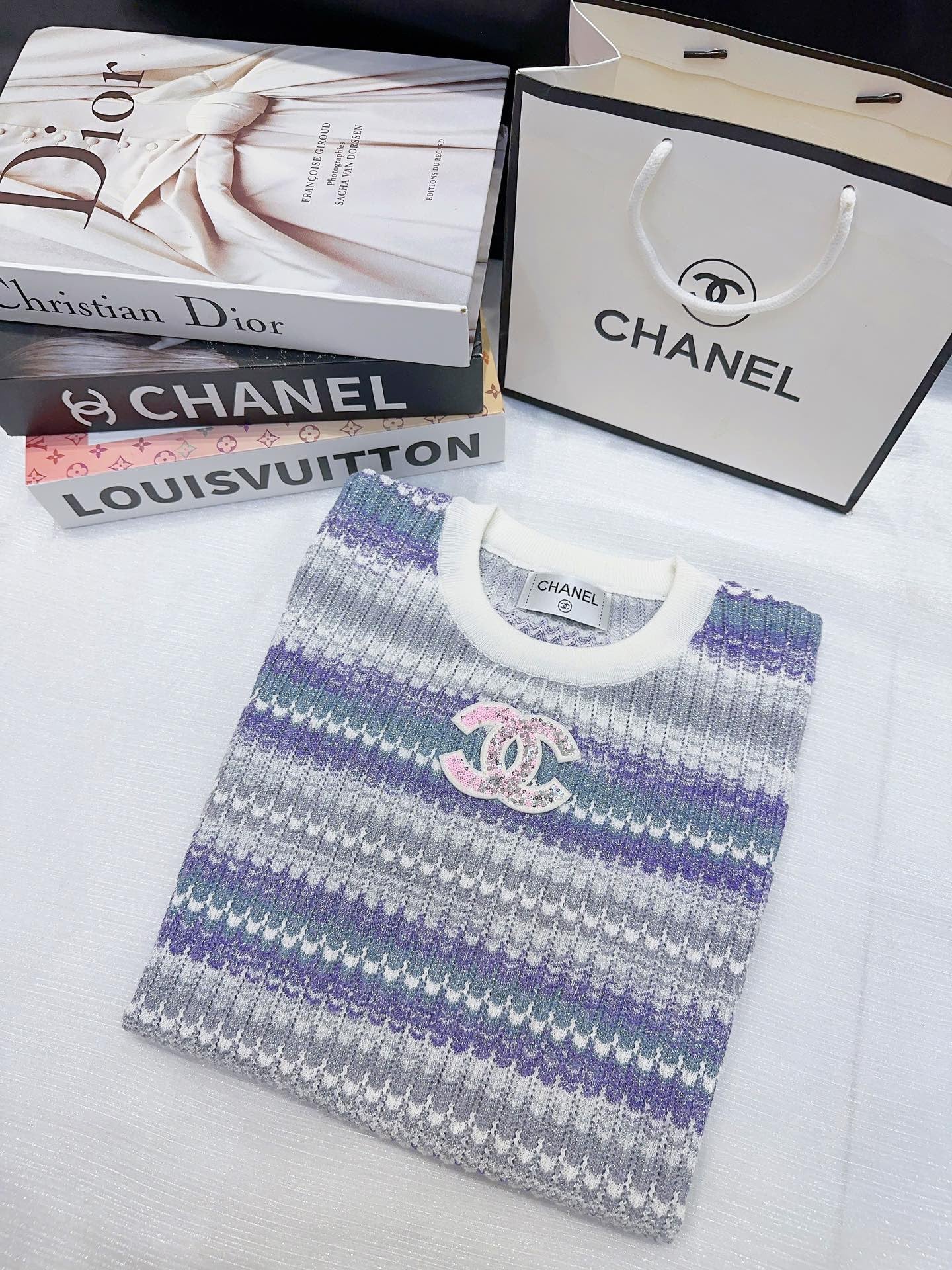 Chest sequined double C short sleeves