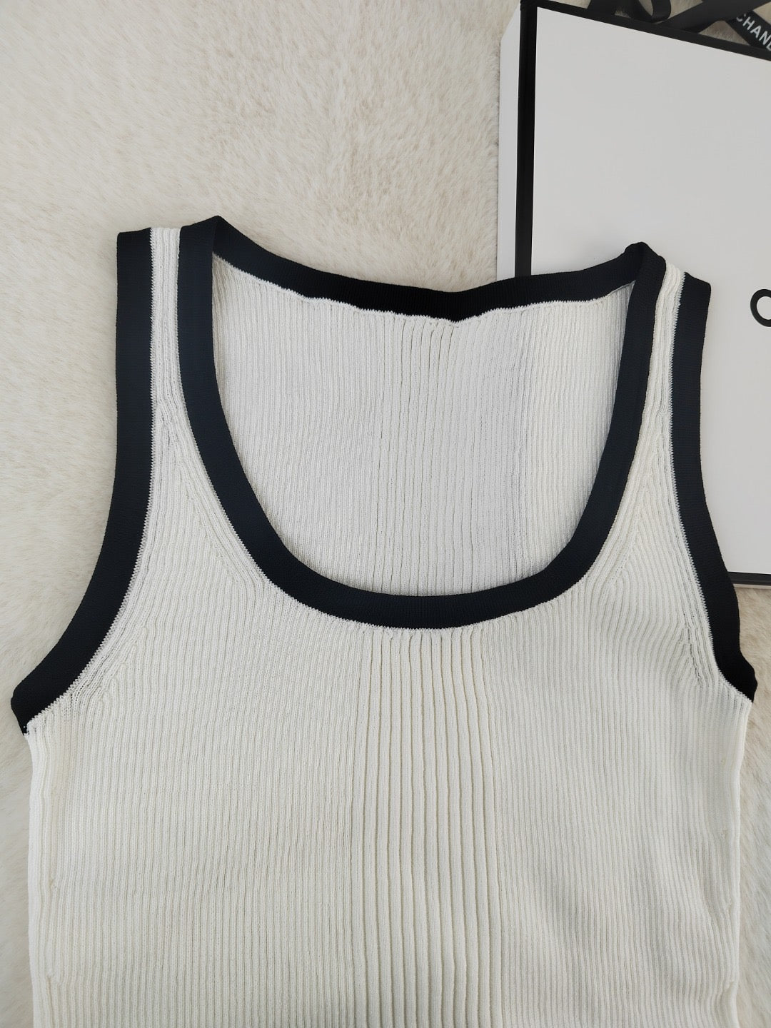 C nspired Knitted Vest