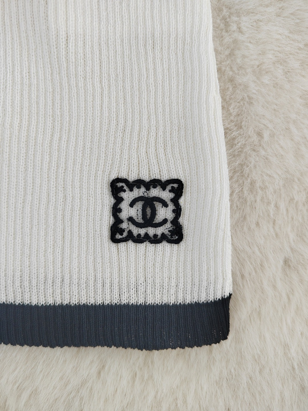 C nspired Knitted Vest