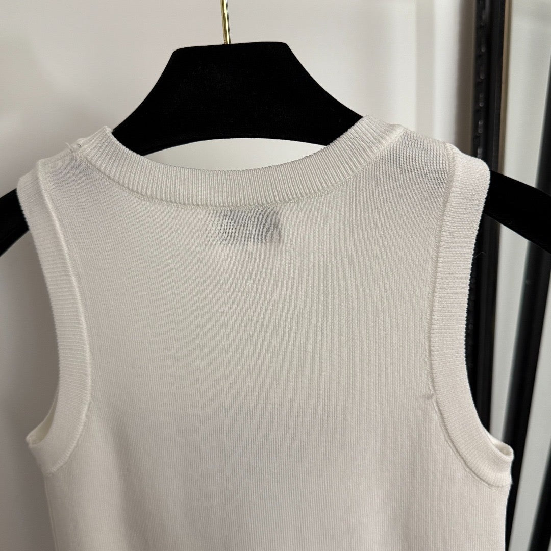 Sketch embroidered slim-fit knit vest