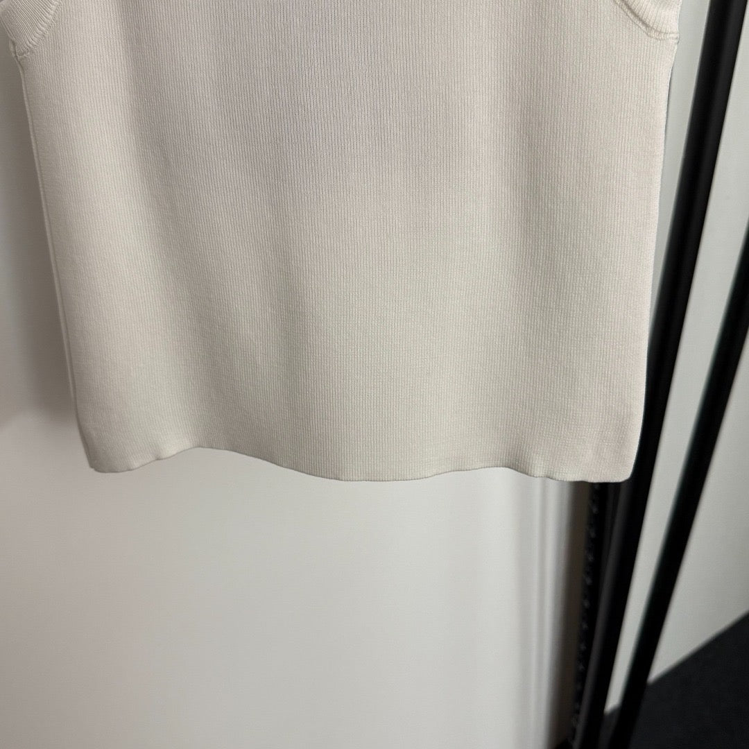 Sketch embroidered slim-fit knit vest